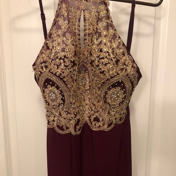 Size 0 maroon long dress - Picture 2 of 3